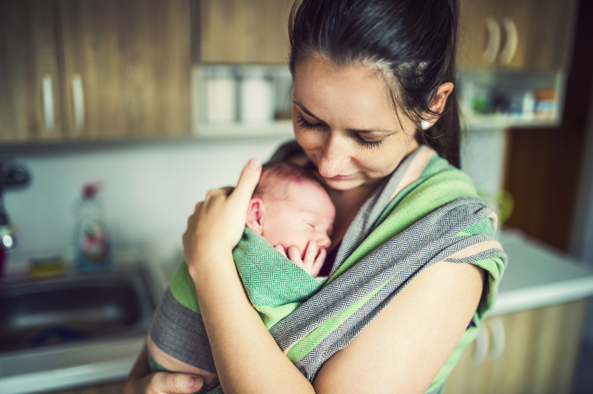graphicstock-newborn-baby-hold-by-mother-in-the-baby-wrap-carrier_HCgV2pJ3WW.jpg (12.40 MB)